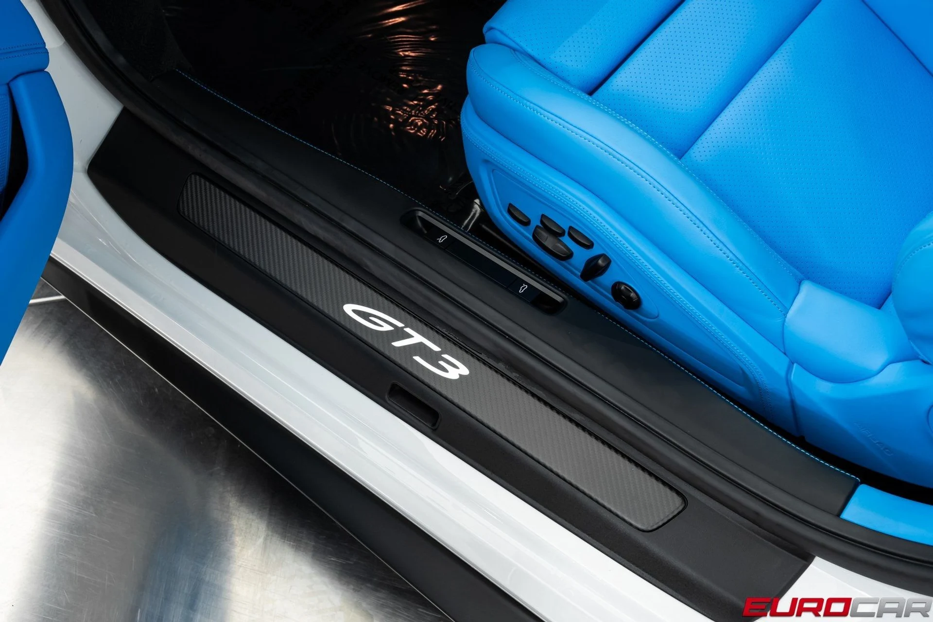 mph047_973408951_image_48_ec203732ca