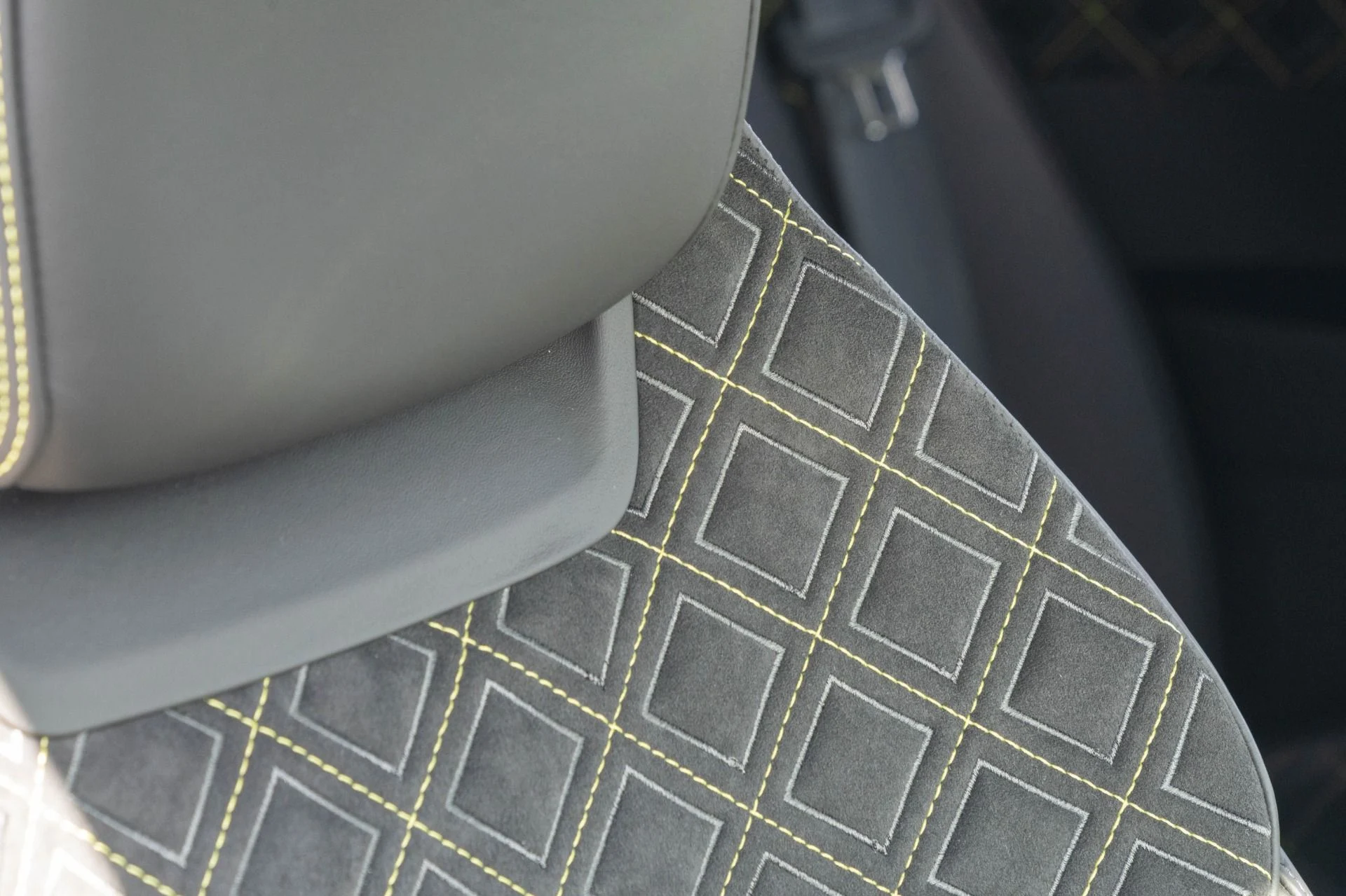 mph047_991540918_Used_2020_Bentley_Continental_1_of_5_Pikes_Peak_Edition_GT_1761756018_14f365f53e