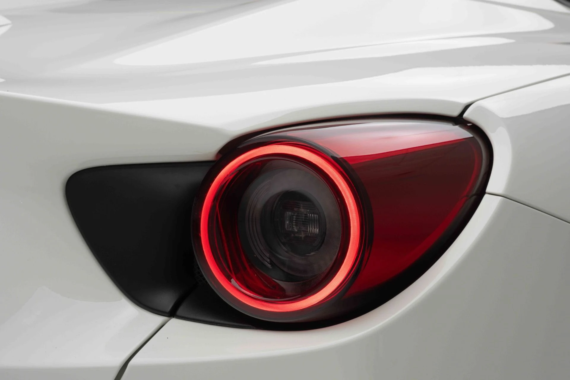 mph048_100537490_Used_2020_Ferrari_Portofino_1774467217_8cf305f23e