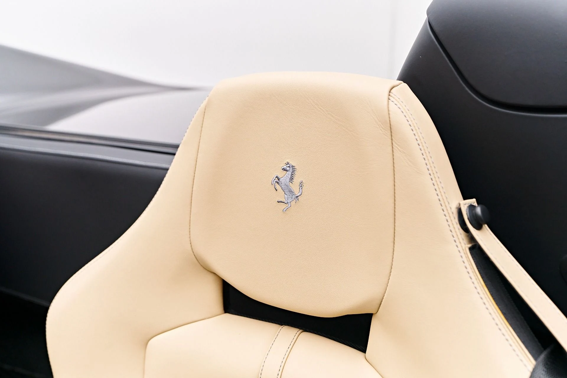 mph048_1007888646_Used_2022_Ferrari_F8_Spider_Base_1769106989_11ffc482a4