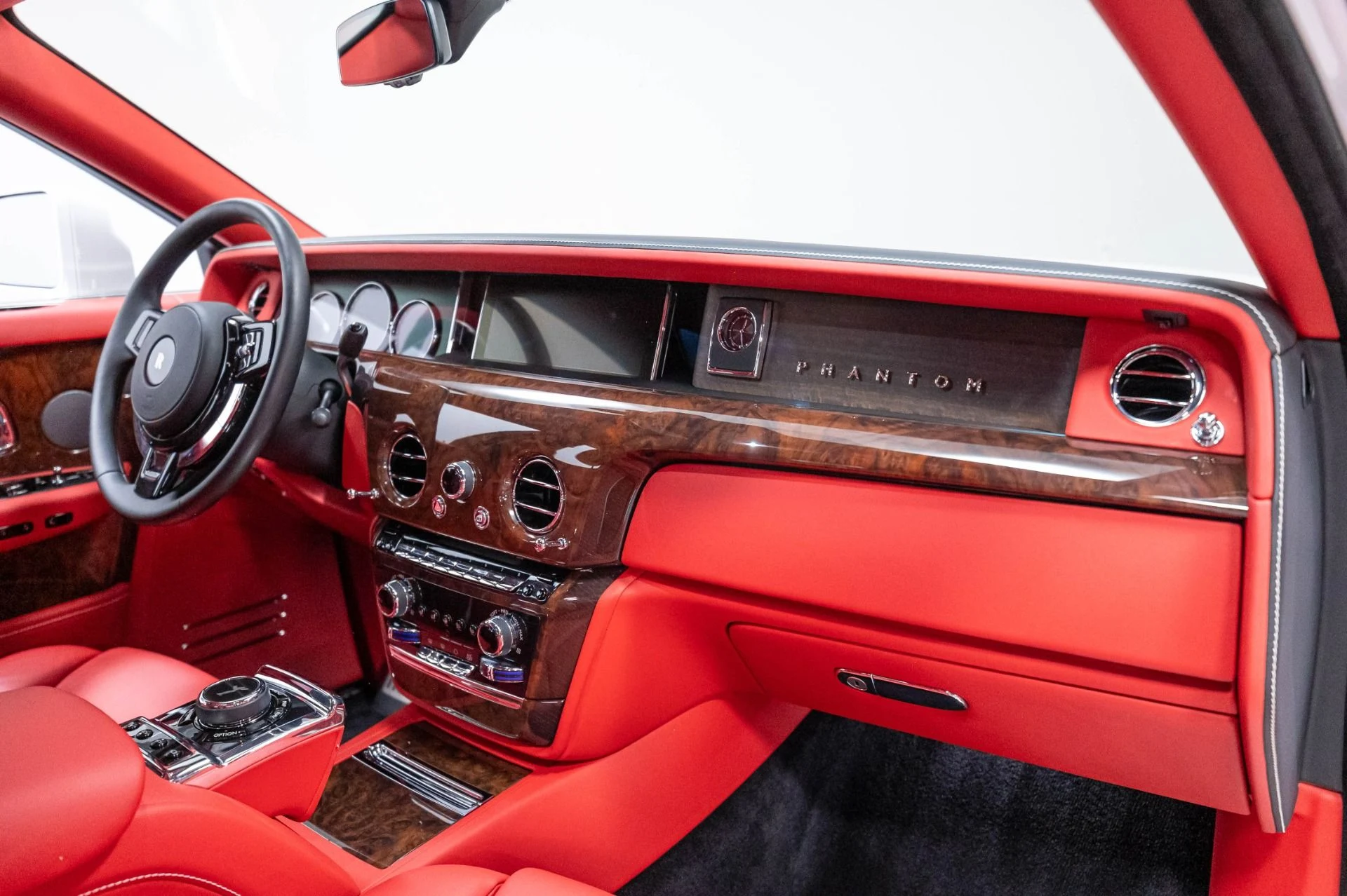 mph048_1017262058_Used_2019_Rolls_Royce_Phantom_1787168421_7ddad2c8f2