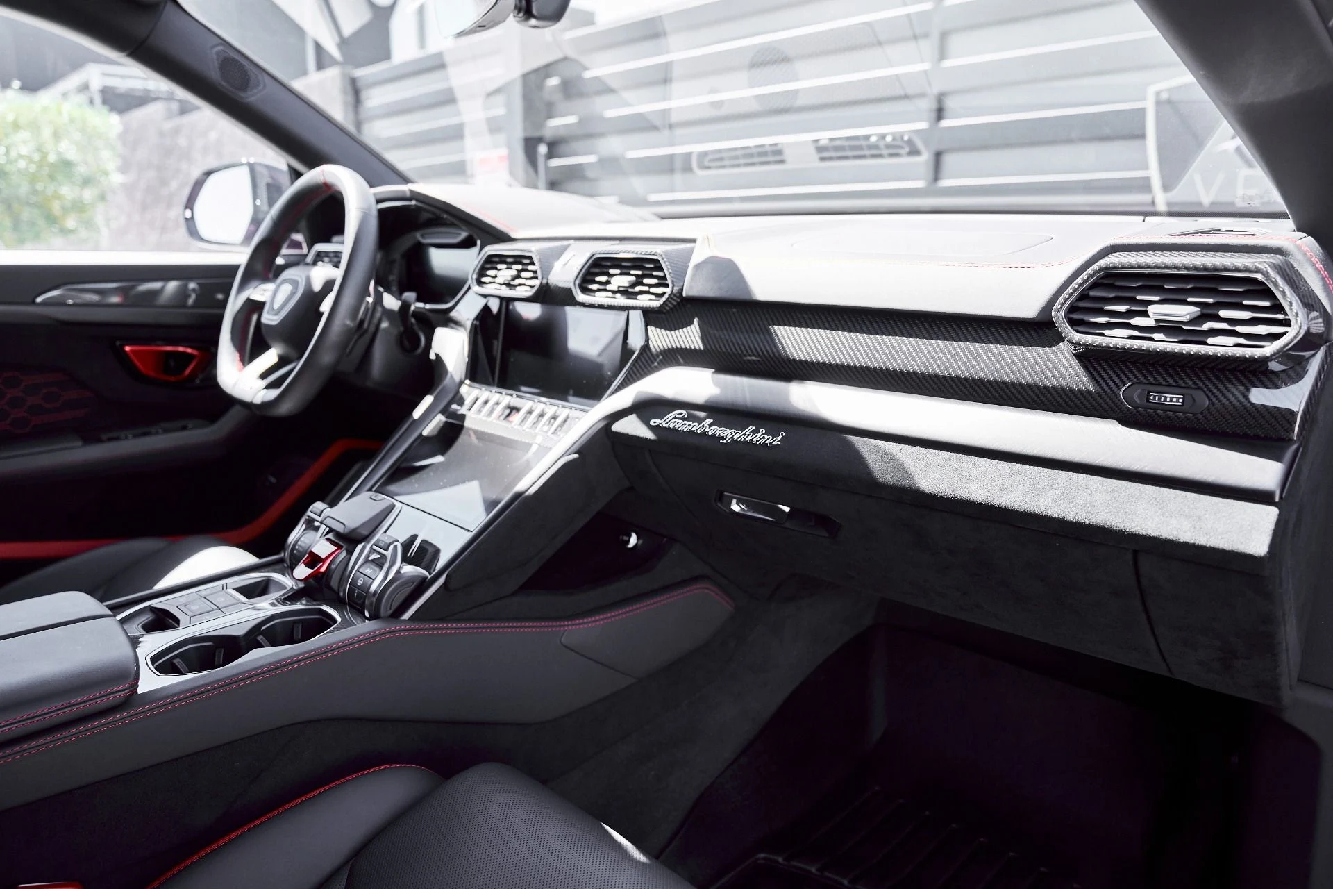 mph048_1107375843_Used_2024_Lamborghini_Urus_Performante_1773968306_e9311cac01