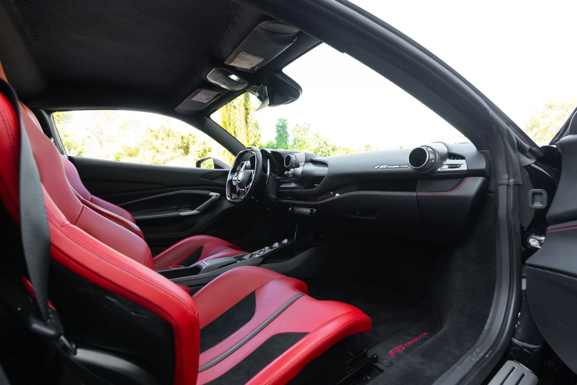 mph048_1108774085_Used_2020_Ferrari_F8_Tributo_1761689629_2fdb51c419