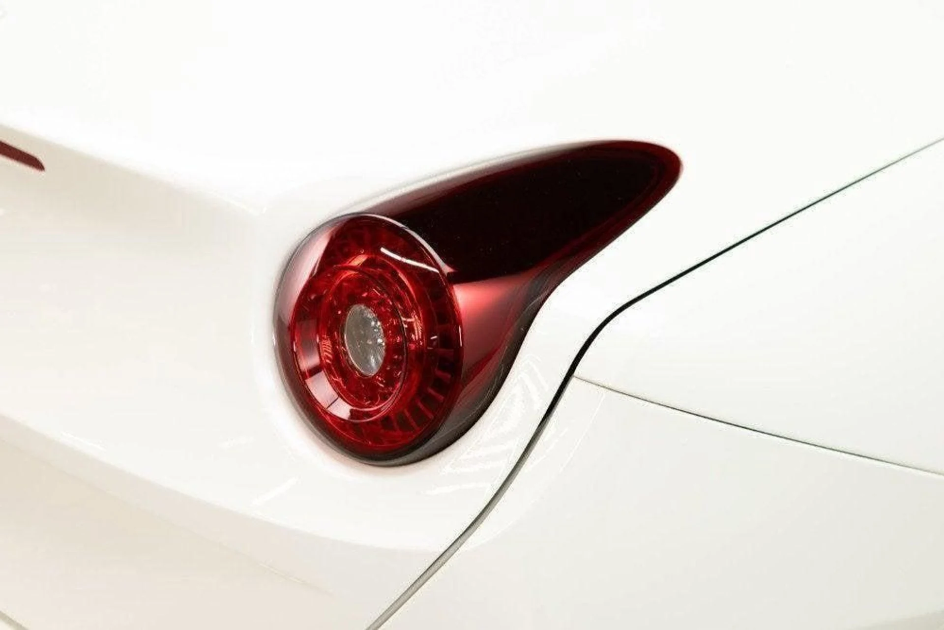 mph048_1122586330_Used_2016_Ferrari_California_T_1777368223_ad3d675035