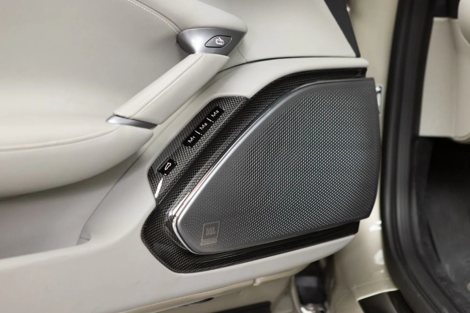 mph048_1135662576_Used_2024_Ferrari_Roma_Spider_f39ba0f451