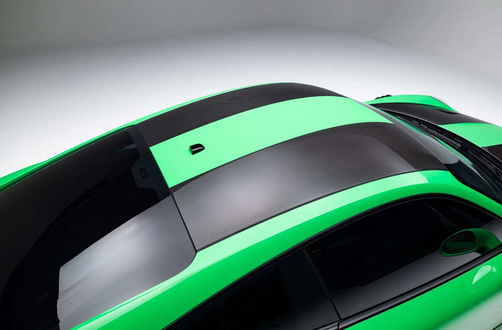 mph048_1141871317_12045_p49_l_f57e4407d5