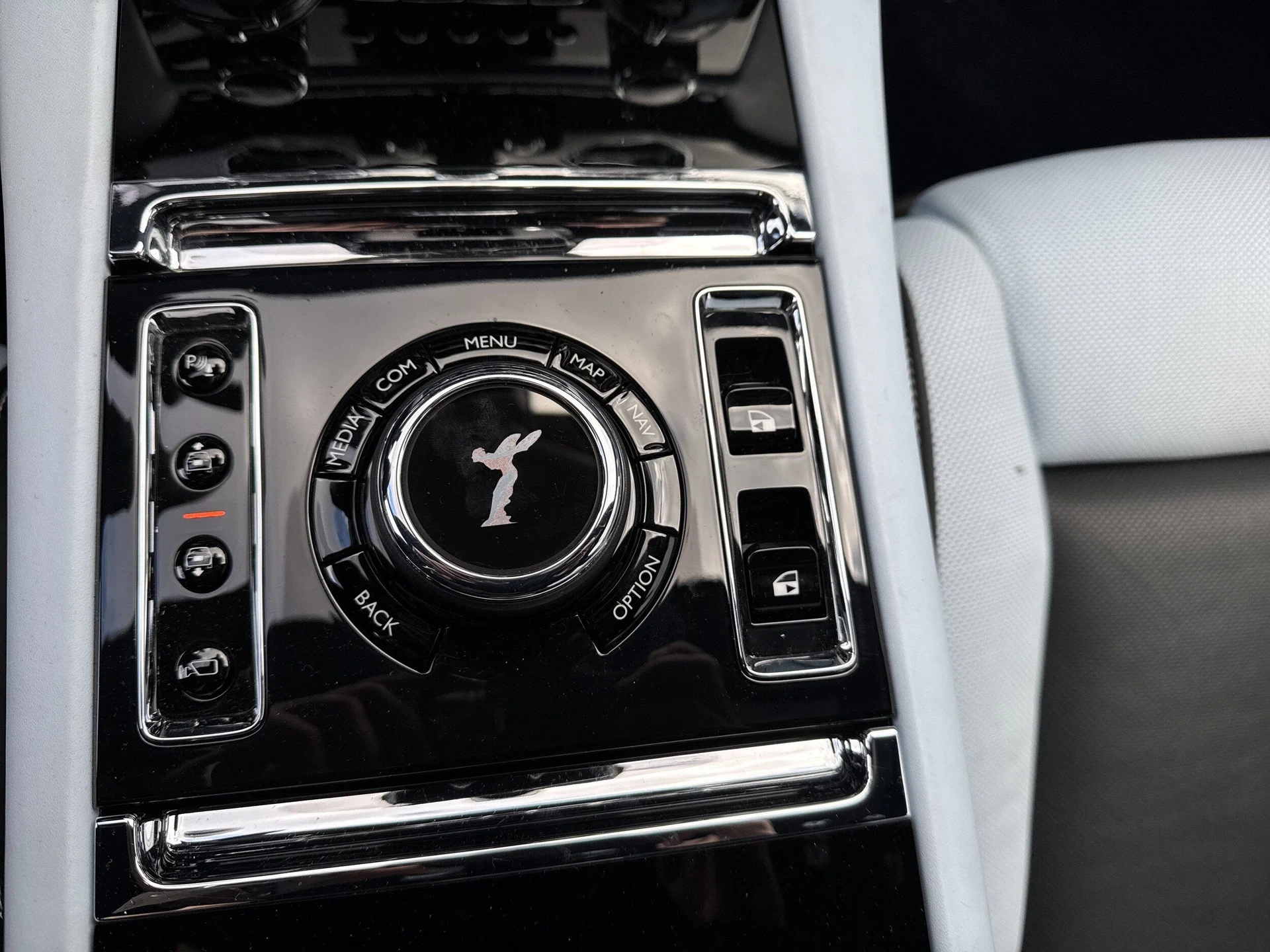 mph048_1146735669_cd135f70392f9e49e059cd9b5cc74856x_0516e11f9e