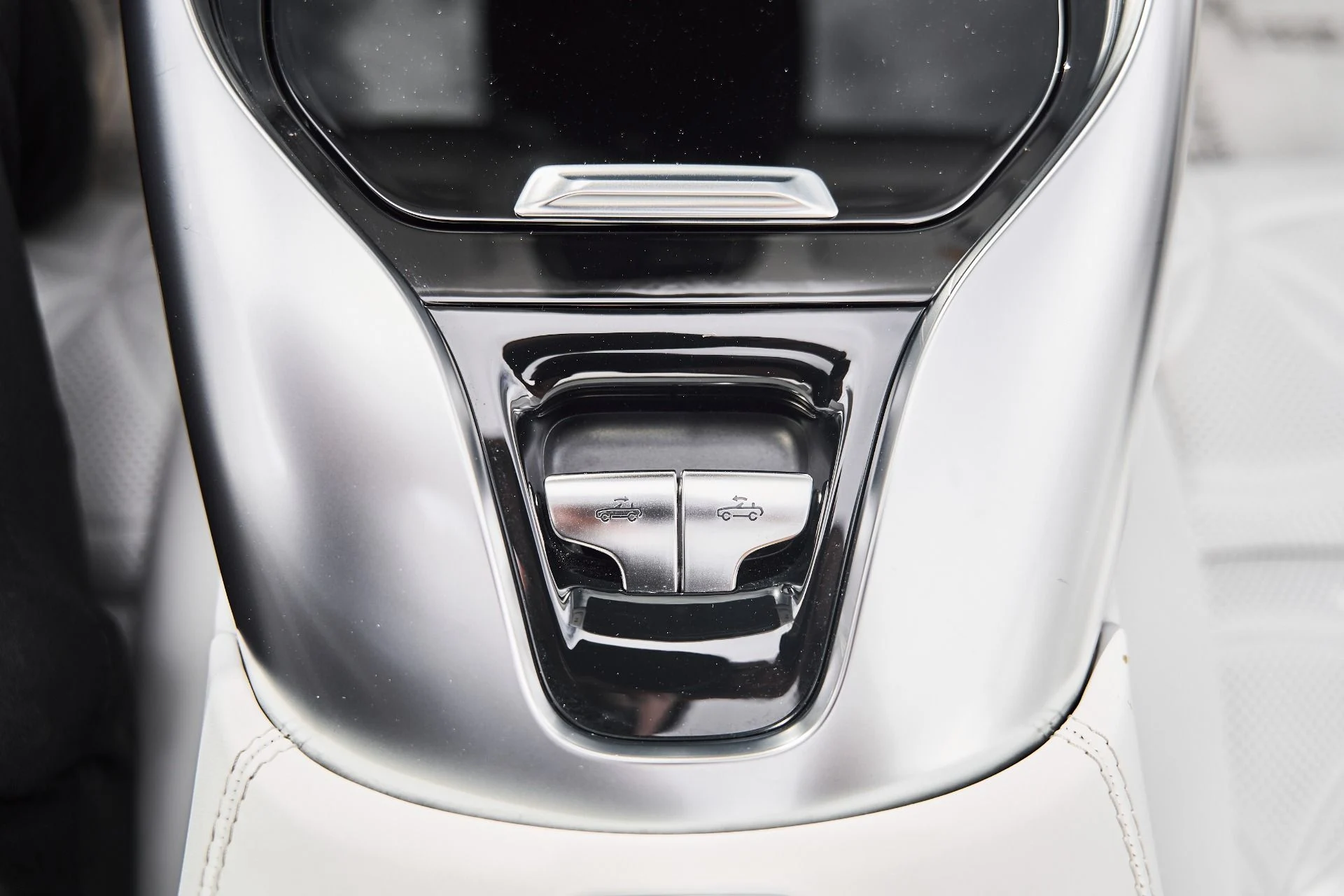 mph048_1158597725_Used_2026_Mercedes_Benz_SL_Class_Maybach_SL_680_1777159975_af0f6f2f0e