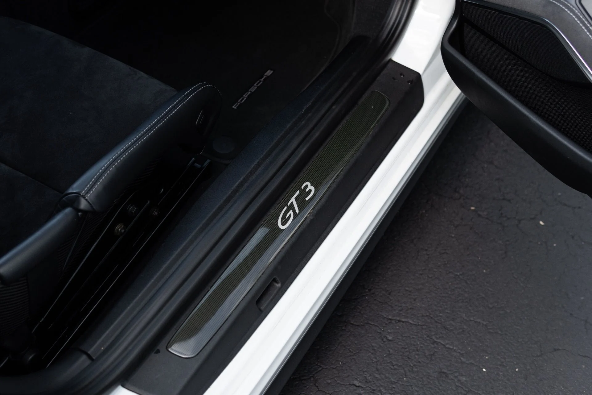 mph048_120794147_Used_2015_Porsche_911_GT_3_1766771055_6dc19d5475