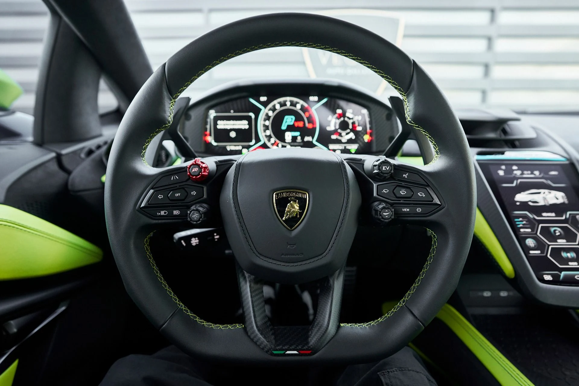 mph048_121876190_Used_2024_Lamborghini_Revuelto_1763604758_e1874524a7