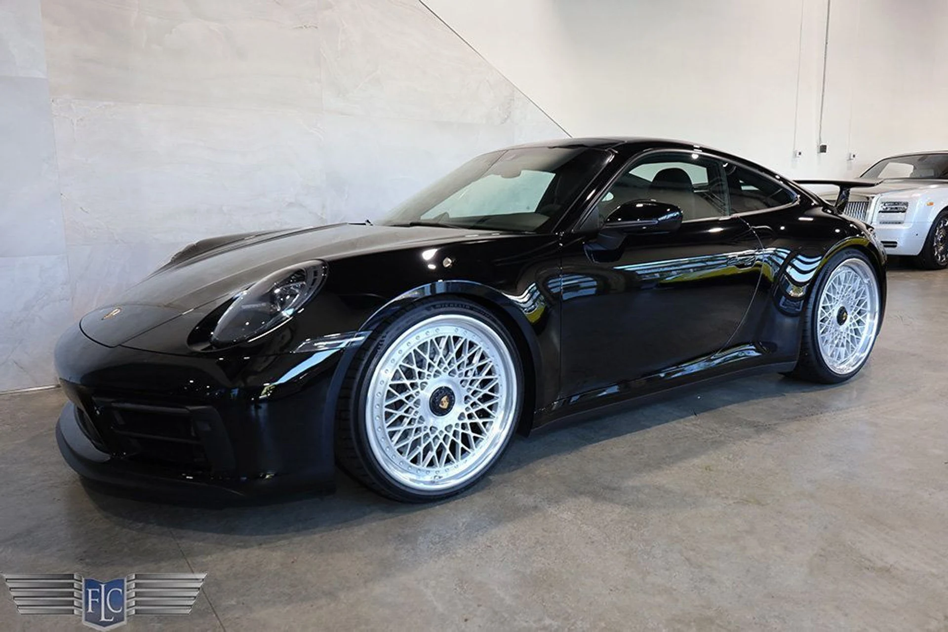mph048_1230250121_used_2024_porsche_911_carreragtscoupemanual_9689_22931180_49_1024_50fffa49f5