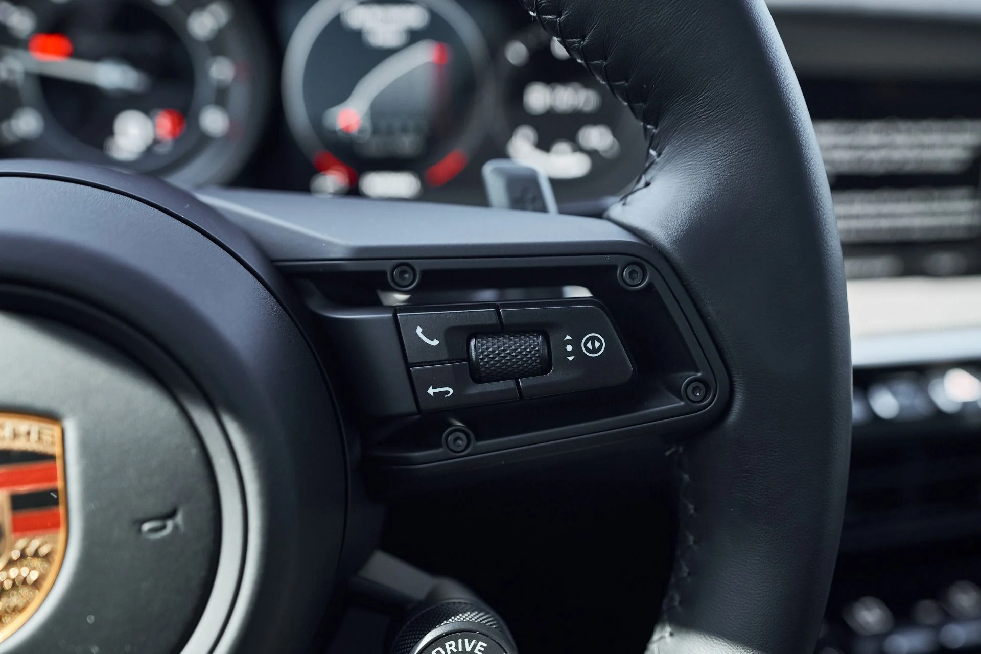 mph048_1244957213_Used_2025_Porsche_911_Turbo_S_1762914289_dc7ffb684f