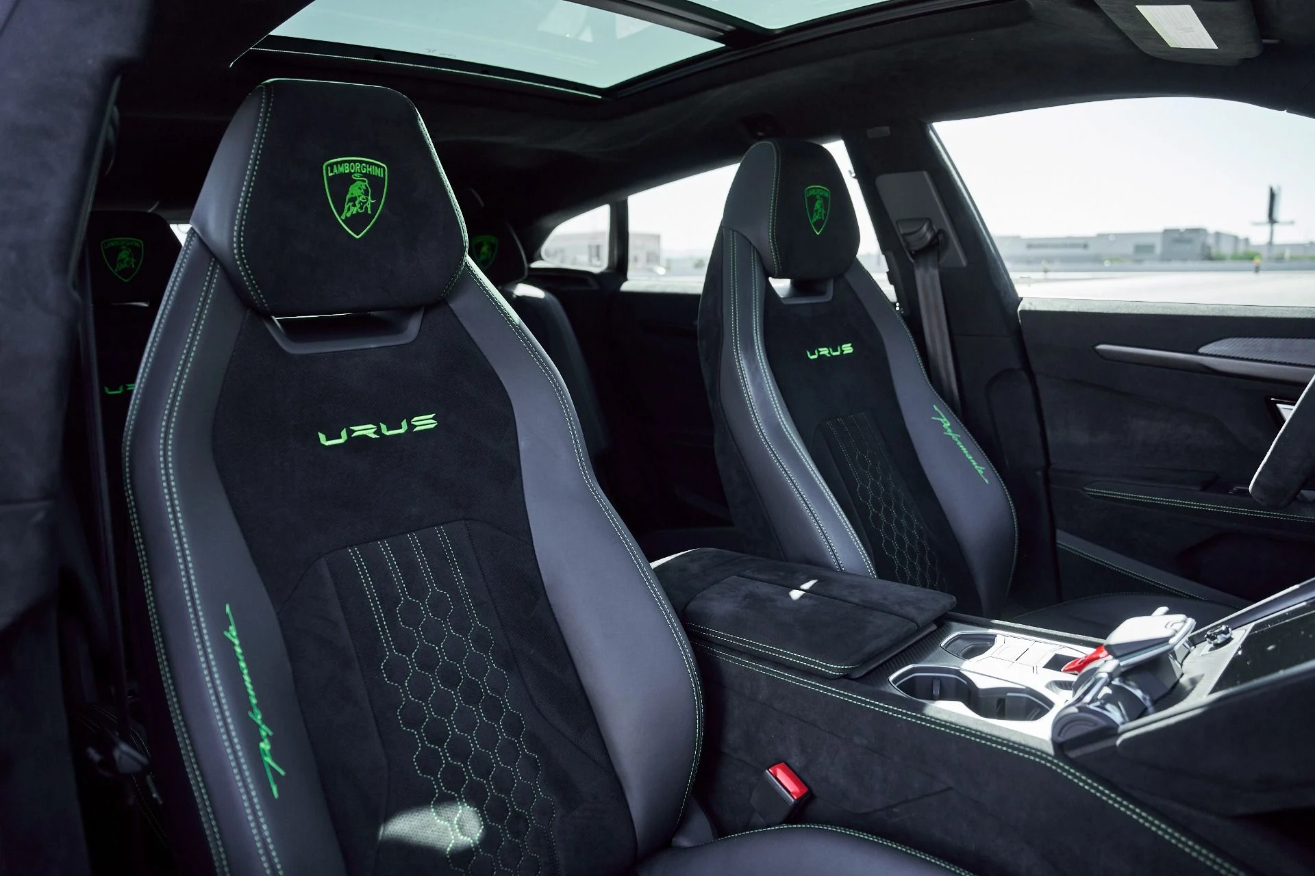 mph048_1246125258_Used_2024_Lamborghini_Urus_Performante_1770171887_905ca8fbf2