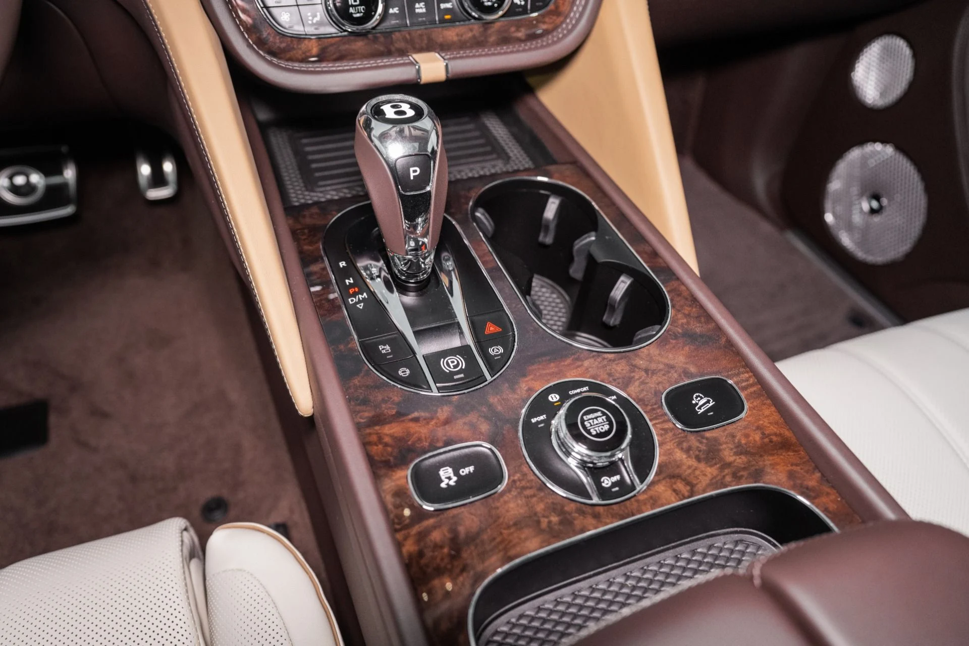 mph048_1246752315_Used_2025_Bentley_Bentayga_EWB_Mulliner_V8_1762964457_89c8441a2a