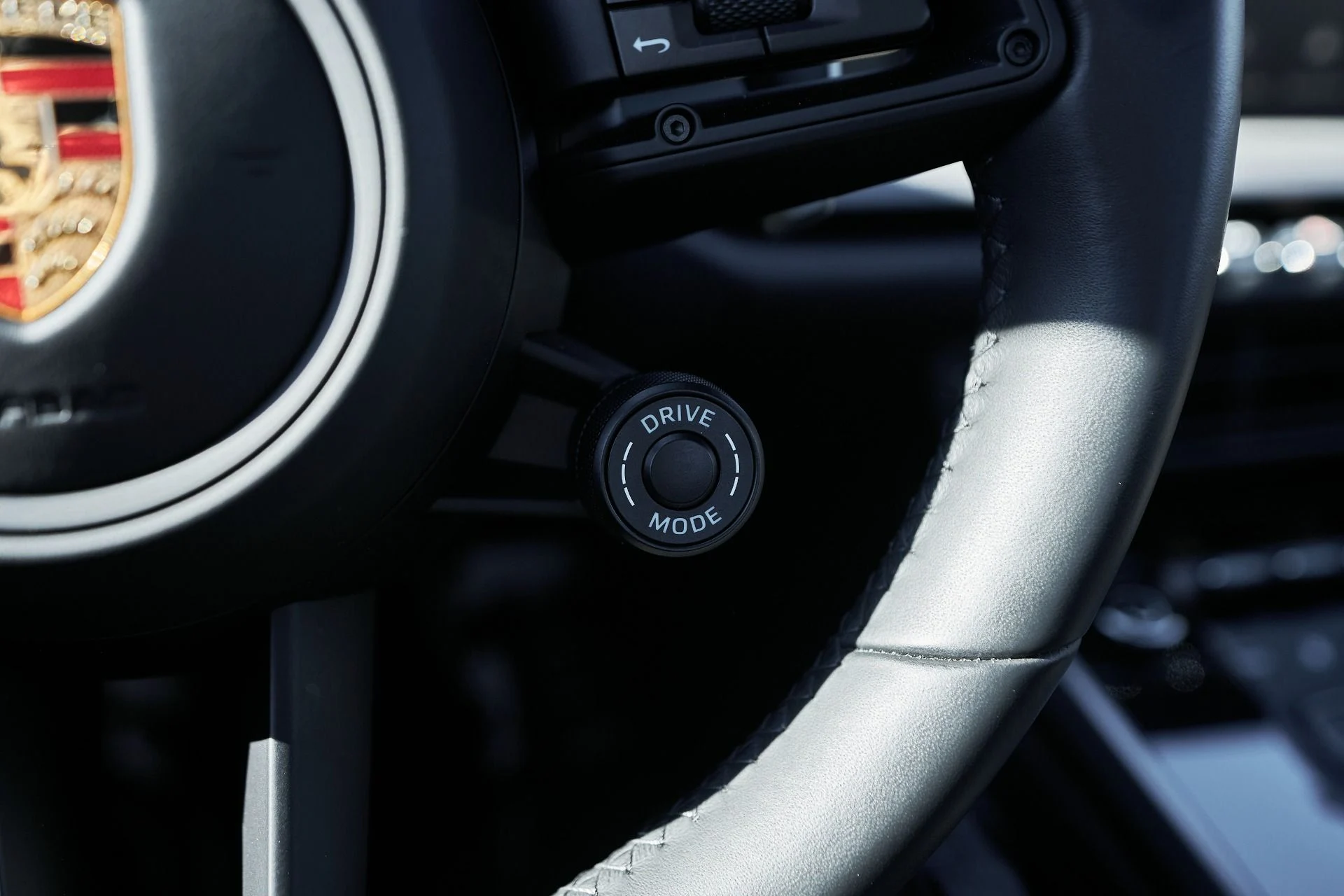 mph048_126083279_Used_2024_Porsche_911_Carrera_S_1763676164_f07bf76e3f