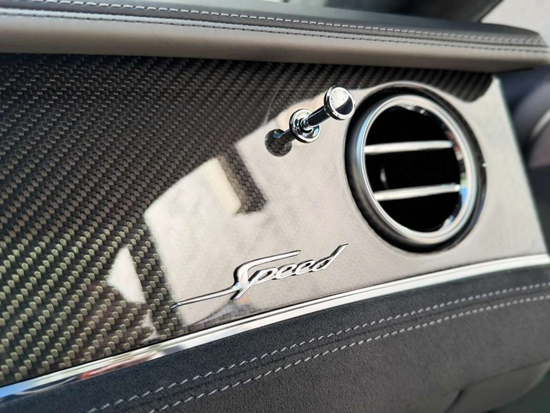 mph048_1261566450_Whats_App_Image_2025_12_17_at_5_40_22_PM_5_82b7ec619c