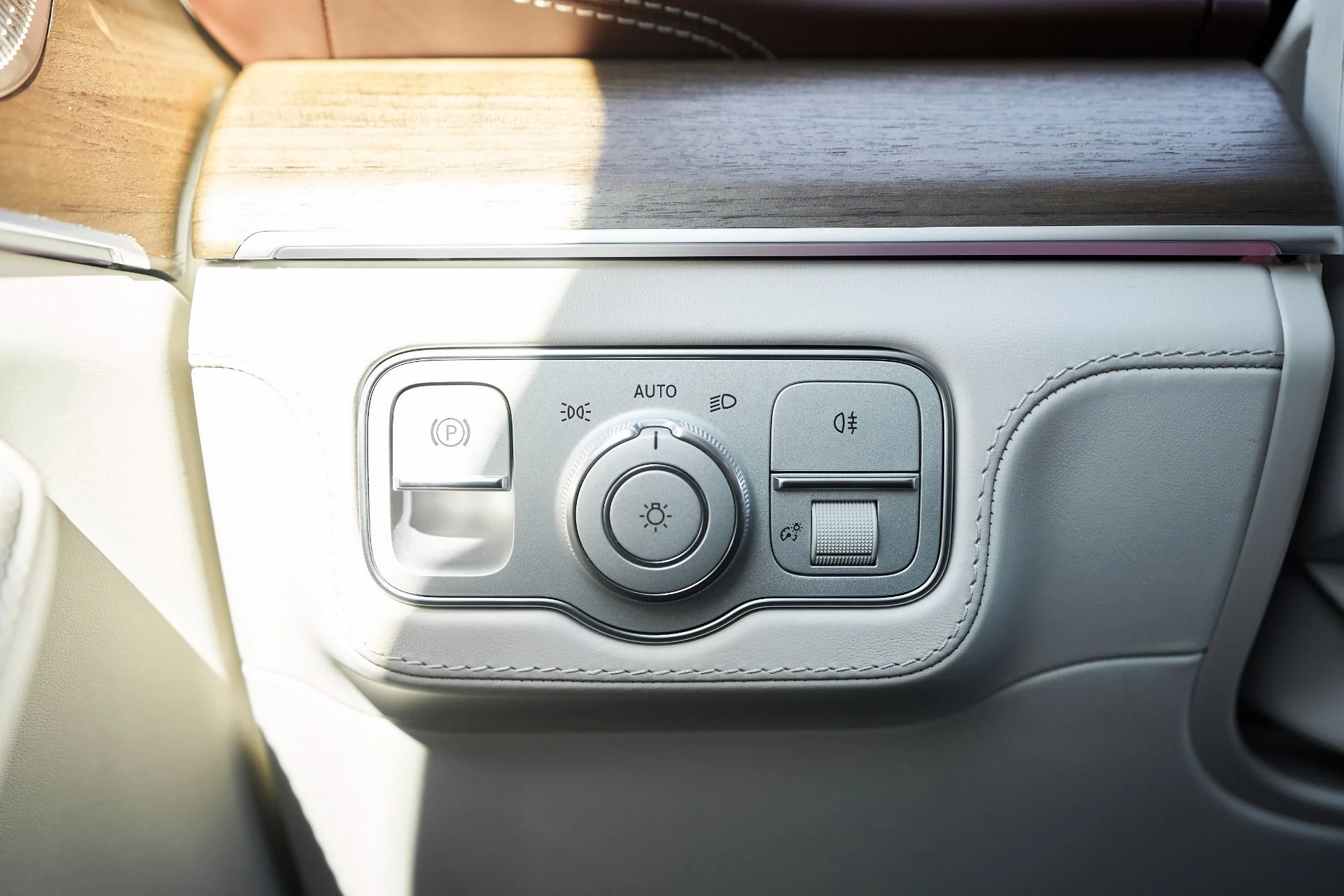 mph048_1264811034_Used_2024_Mercedes_Benz_GLS_Maybach_GLS_600_1762306396_9be65054f8