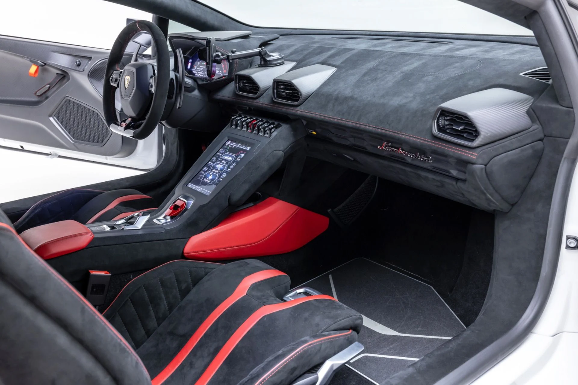 mph048_1275042927_13197_p49_l_aa8d1161d9