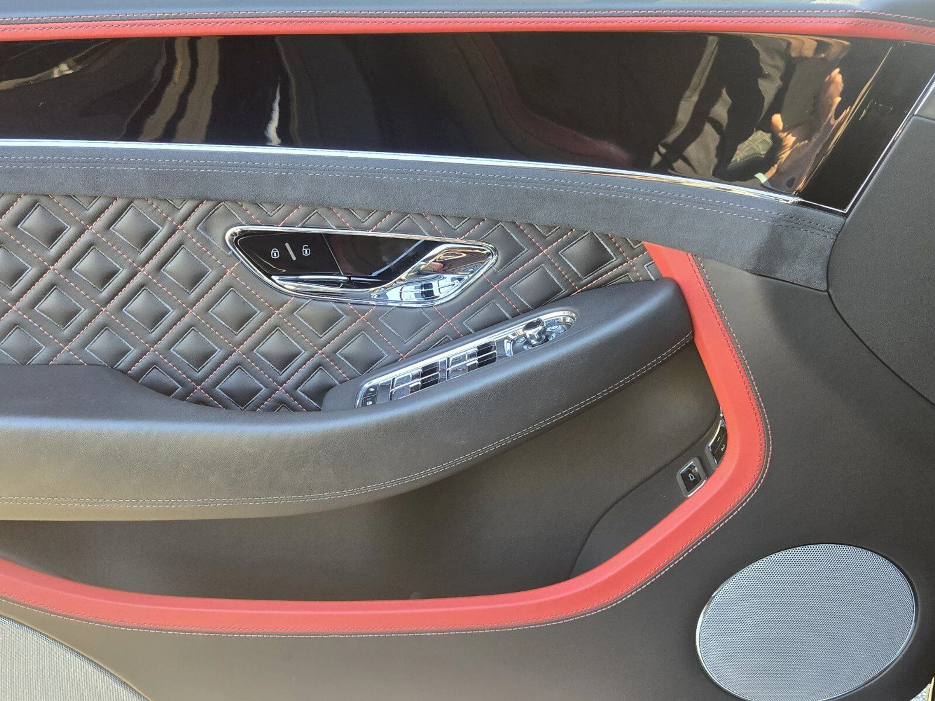 mph048_1276589764_e0241c2d07103097ecc7a7100c639965x_1b4e43f52c