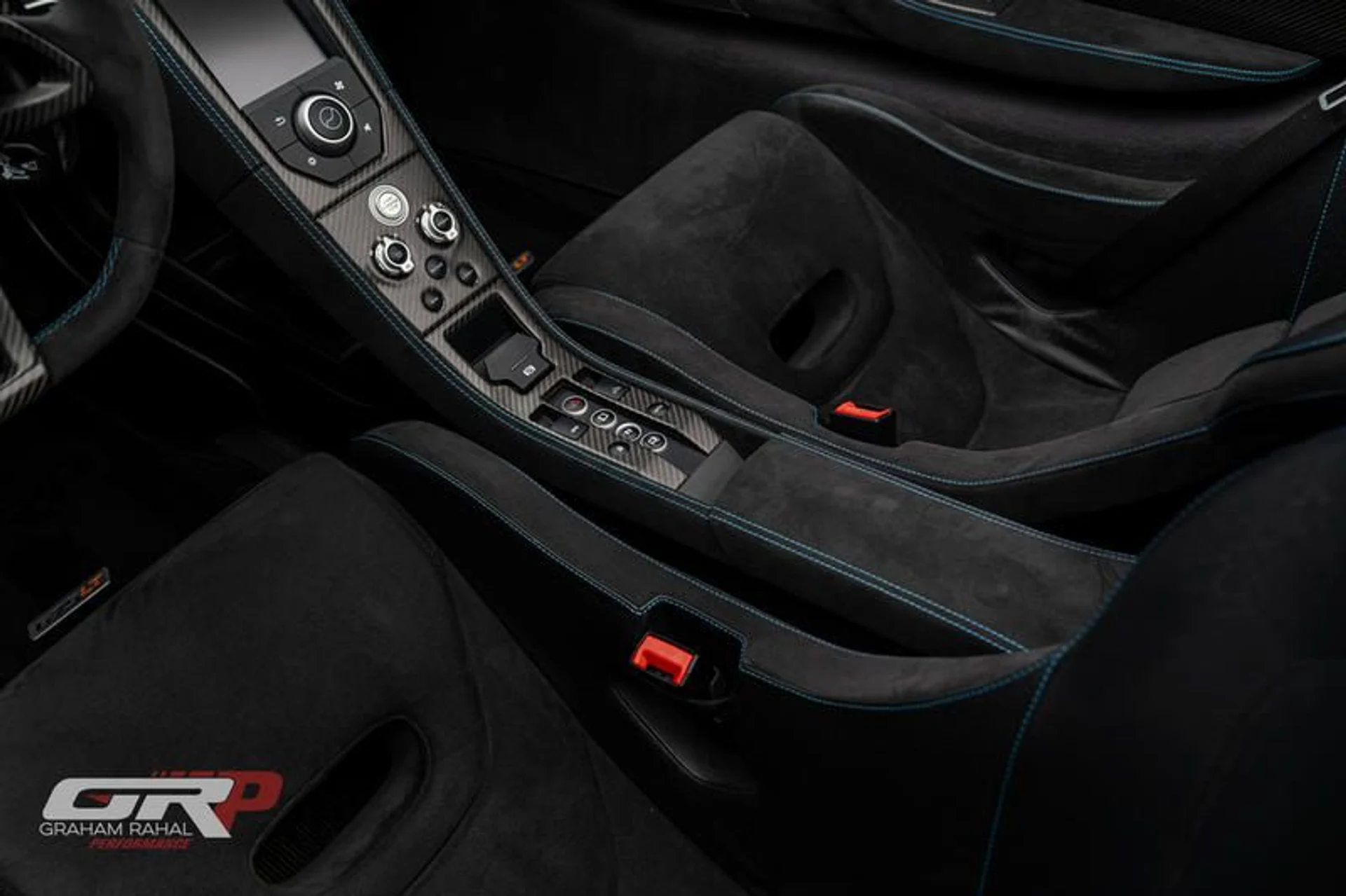 mph048_1281338969_EE_7_ED_8_D1_F944_4_AA_1_A3_EE_76370_F5_B314_D_16e1b8f2a4