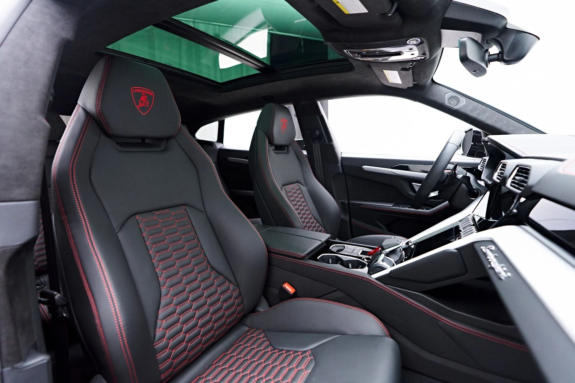 mph048_1312658768_Used_2022_Lamborghini_Urus_1753311555_16516f9da5
