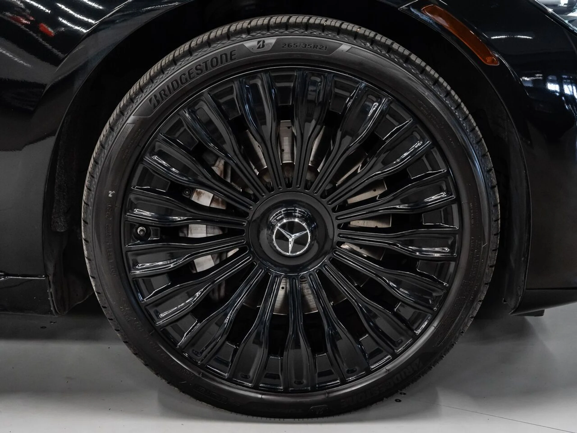 mph048_1317384214_mercedes_benz_s_class_2023_3e5bc1d496