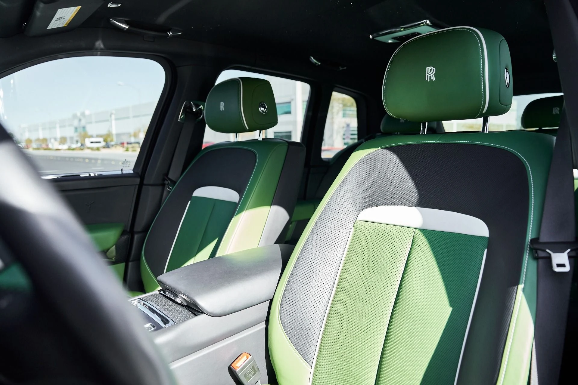 mph048_1322999204_Used_2023_Rolls_Royce_Cullinan_Black_Badge_1769736498_c7b4e3f6e5