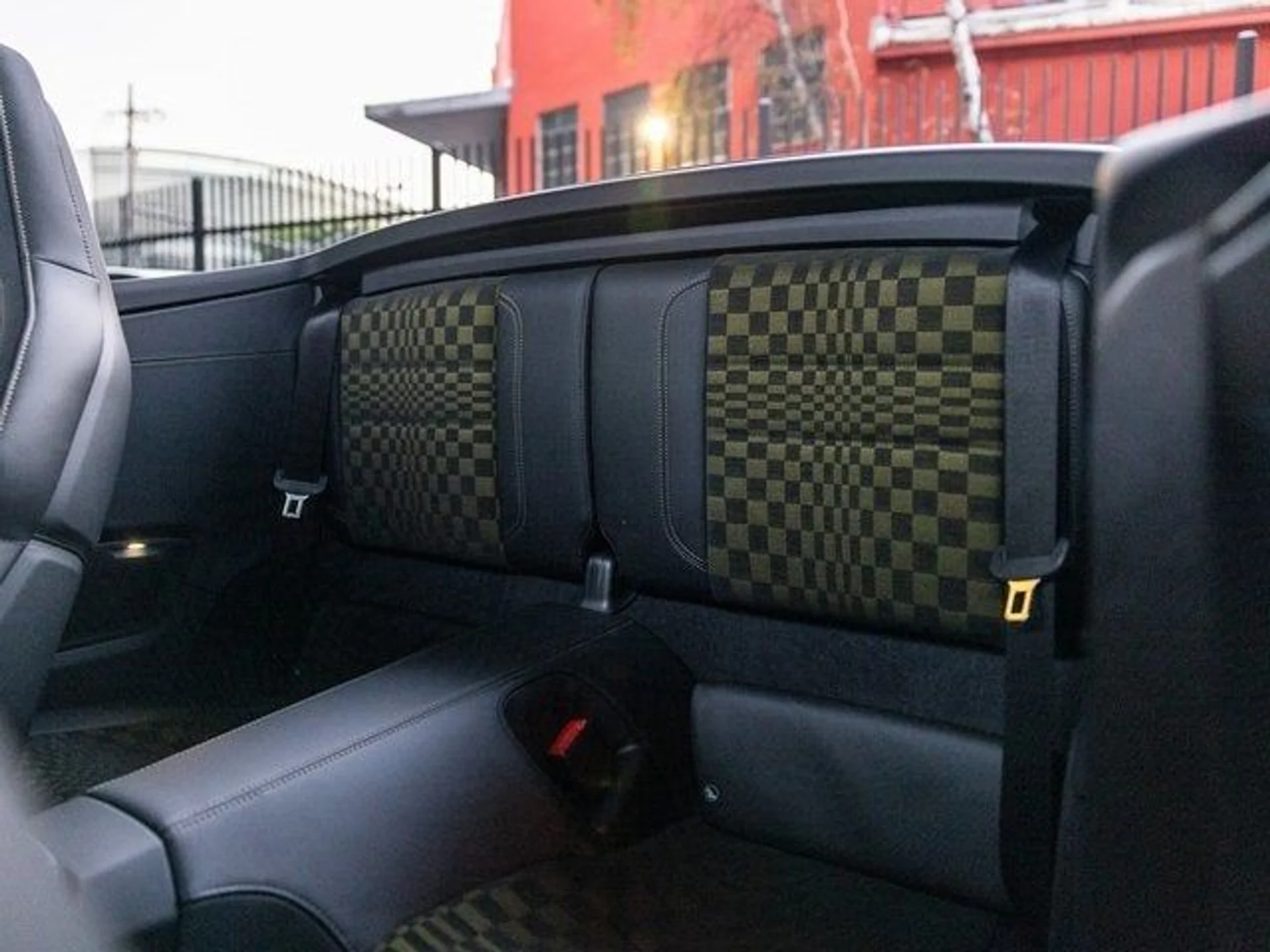 mph048_134605235_49_13492bf2c7