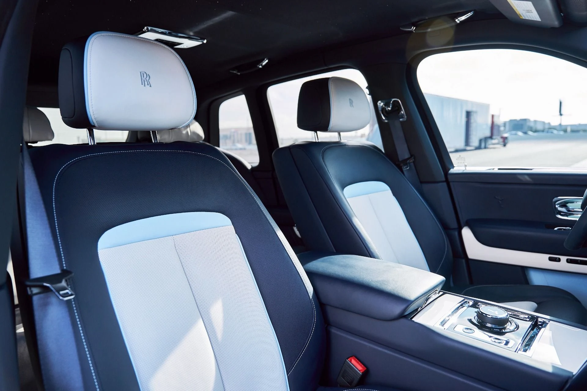 mph048_1353454968_Used_2022_Rolls_Royce_Cullinan_1767746783_1270809b8c
