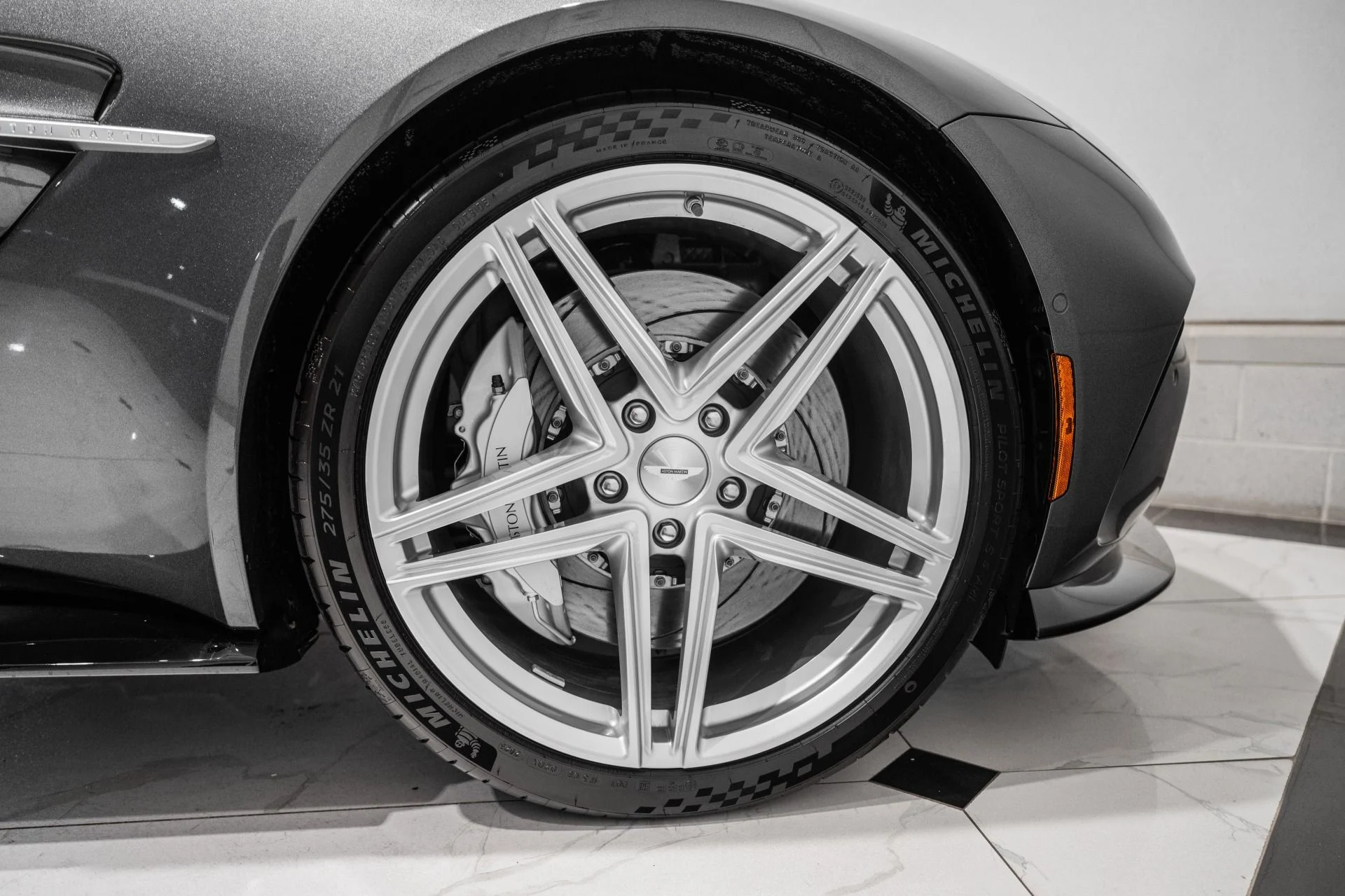 mph048_13660335_New_2026_Aston_Martin_Vantage_Roadster_1785470617_9a27f7e969