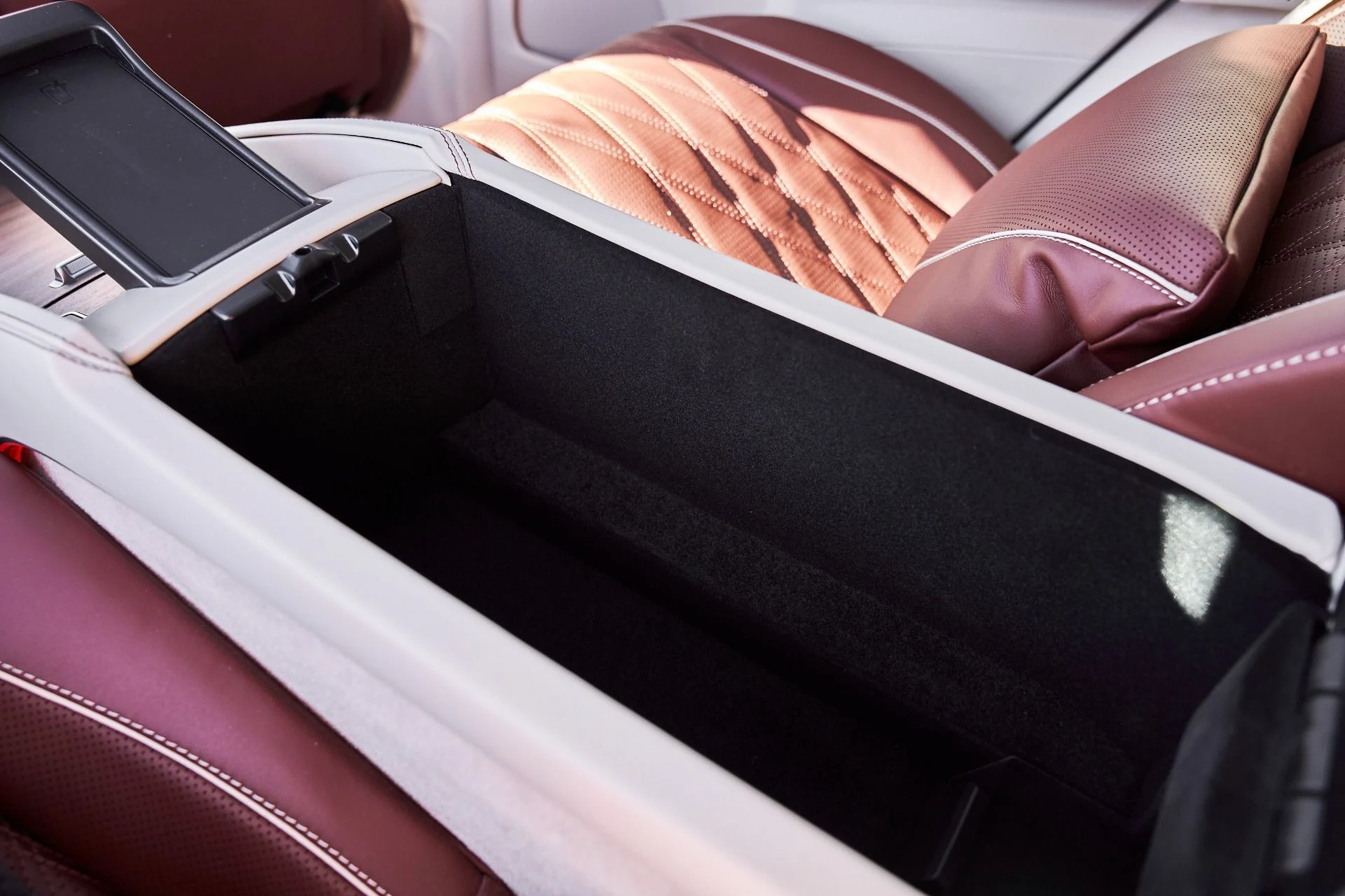 mph048_1385962857_Used_2026_Mercedes_Benz_GLS_Maybach_GLS_600_1772593235_e36beeab2c