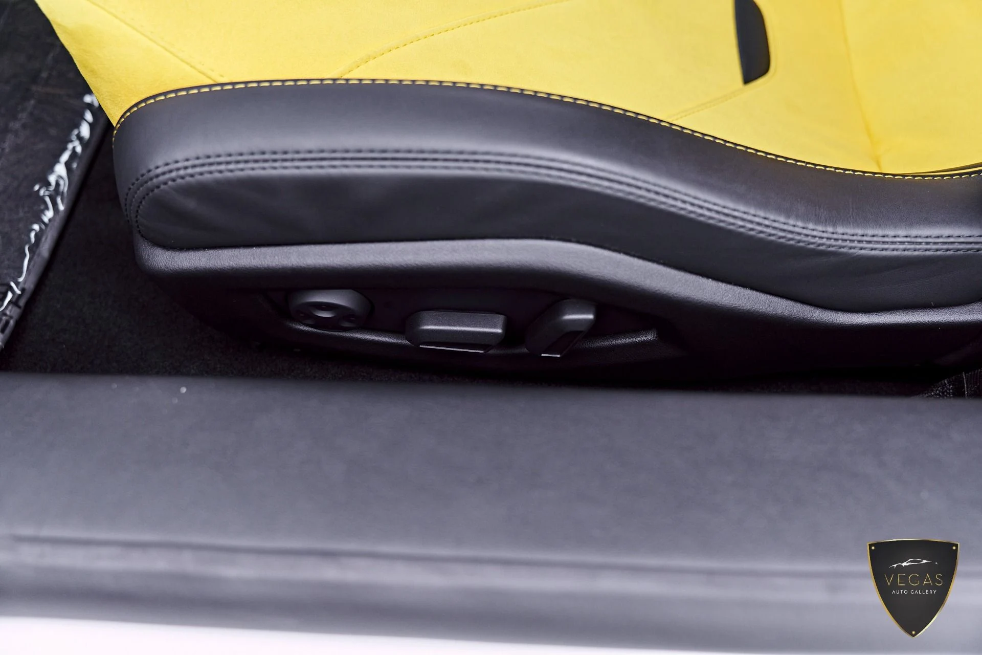 mph048_1388190284_Used_2022_Lamborghini_Huracan_EVO_Base_1782344320_eb5b0700d8