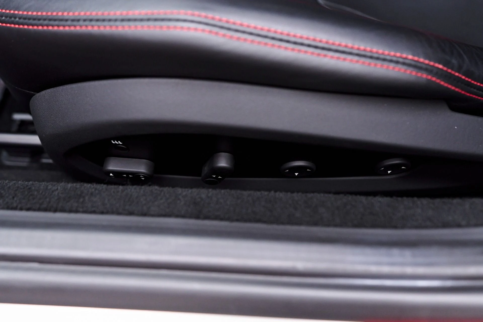 mph048_1399901973_Used_2018_Ferrari_812_Superfast_Base_1749002871_0c0f0003b4