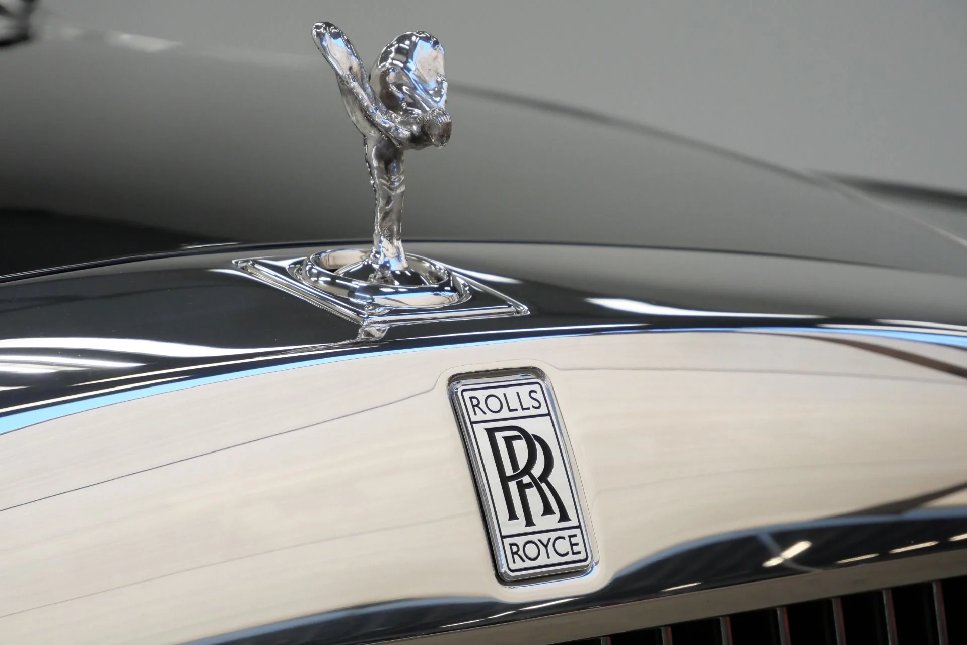 mph048_1400247319_Used_2019_Rolls_Royce_Phantom_The_Phantom_Package_Very_Low_Miles_Bespoke_Audio_1791821565_1cdd9a7bfc