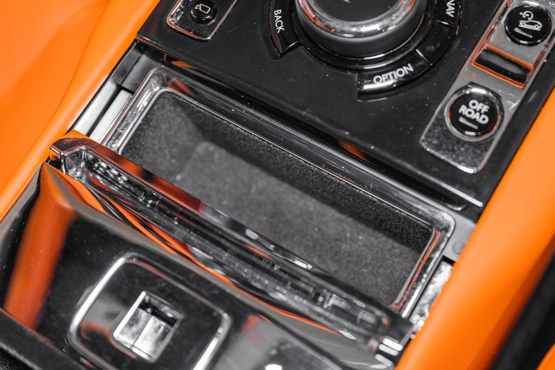 mph048_1445386048_Used_2020_Rolls_Royce_Cullinan_1773160473_0acb637fac