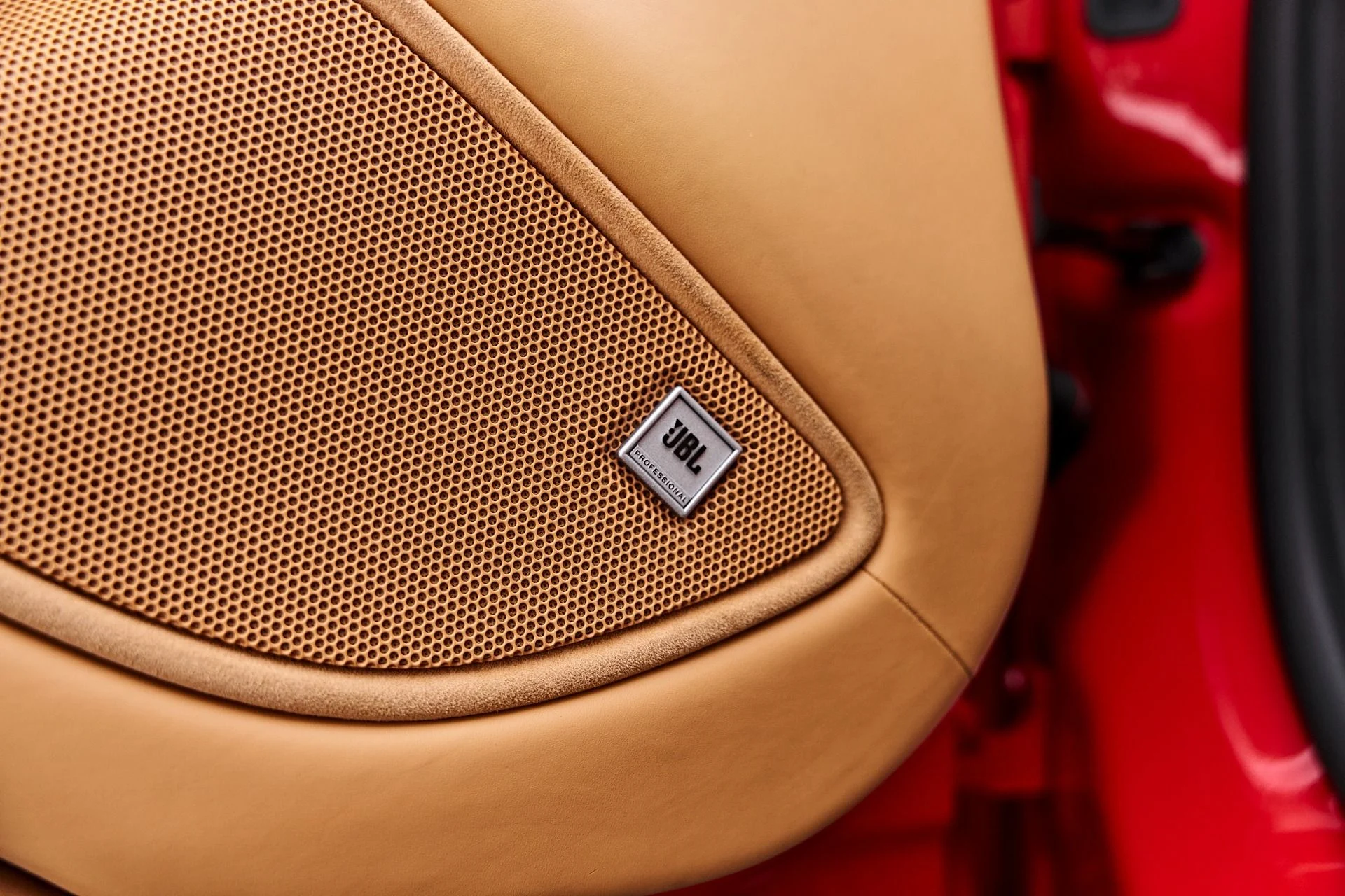 mph048_1450170467_Used_2014_Ferrari_F12_Berlinetta_1785289820_1b89157947