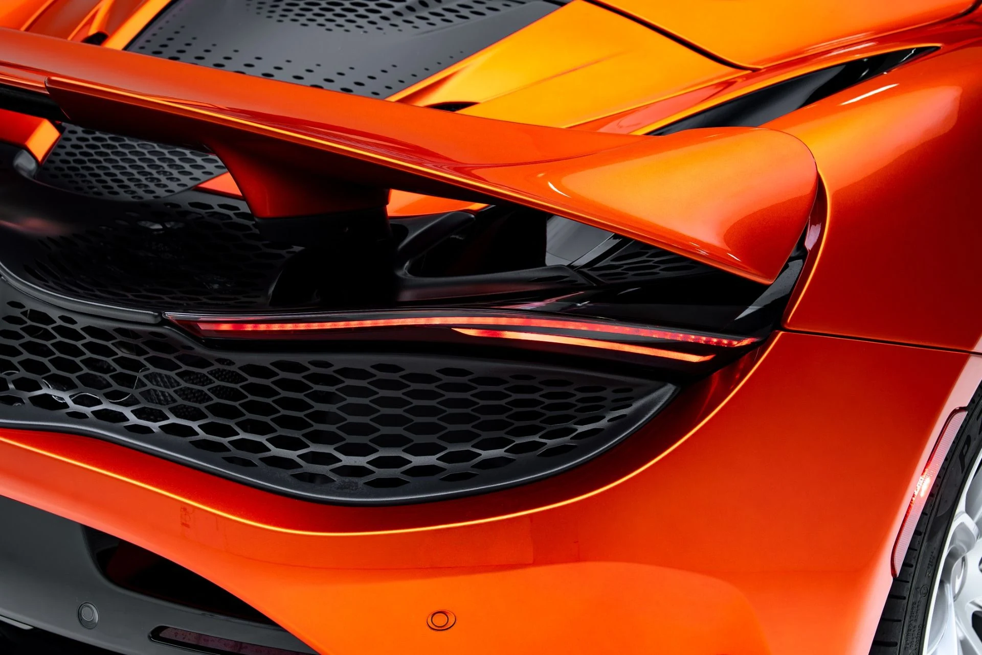 mph048_1515336486_Used_2024_Mc_Laren_750_S_Spider_1776888165_5c0c1a7cdd