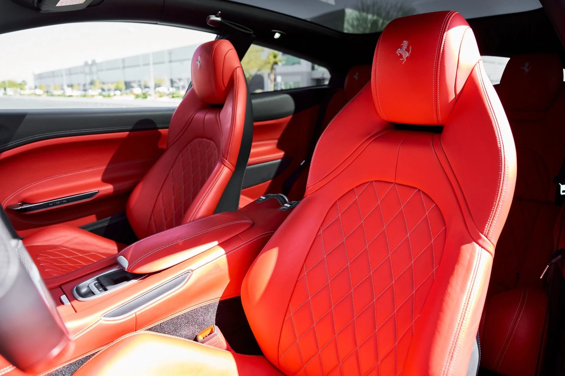 mph048_1568814844_Used_2020_Ferrari_GTC_4_Lusso_V12_1773162298_9e6e3bfc2b