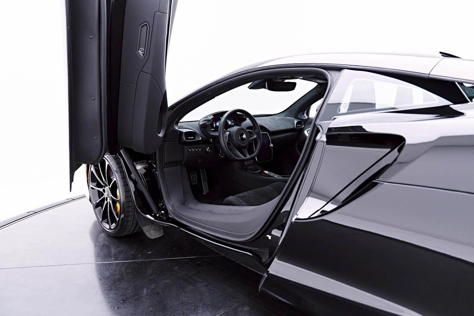 mph048_159454234_Used_2026_Mc_Laren_Artura_Vision_1777507508_57aaf0ff28