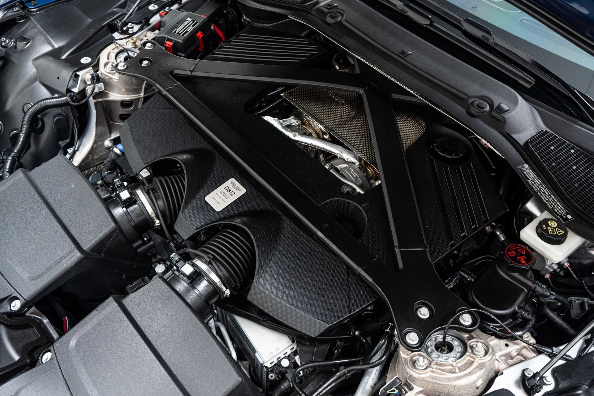 mph048_1595234622_Used_2024_Aston_Martin_DB_12_Volante_Carbon_Fiber_Bucket_Seats_Heritage_Paint_Color_1773867859_b35b68c1d7