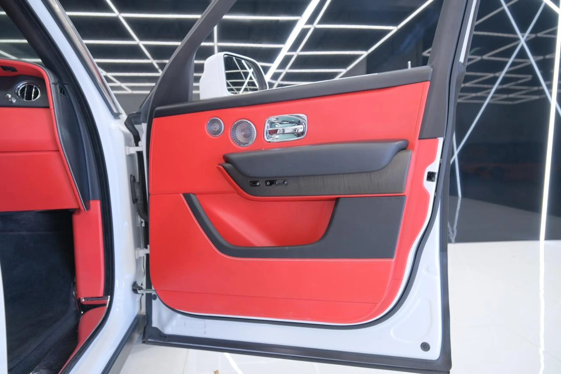 mph048_1598453542_5e7b0b308535bd69d2c61d8cca4db997_4866235597