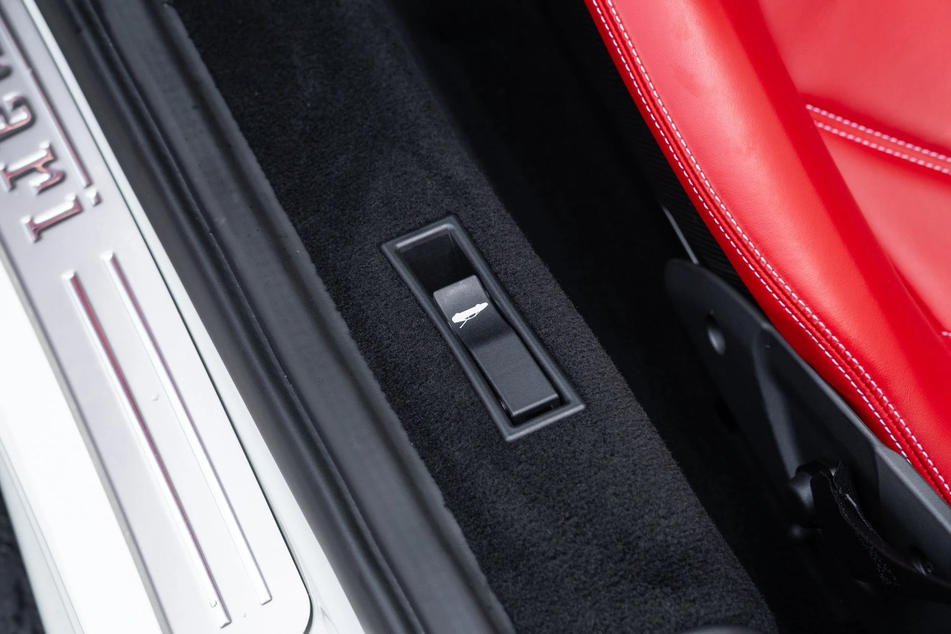 mph048_1599689416_Used_2018_Ferrari_488_Spider_1779900992_a860d684d2