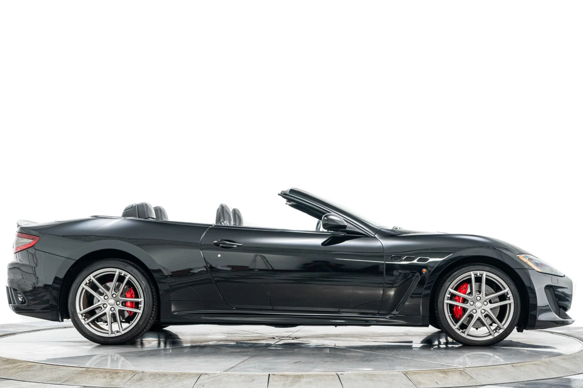 mph048_1605355502_Used_2014_Maserati_Gran_Turismo_Convertible_MC_Special_Order_Paint_Sport_Exhaust_1776271961_b9eb2222c1