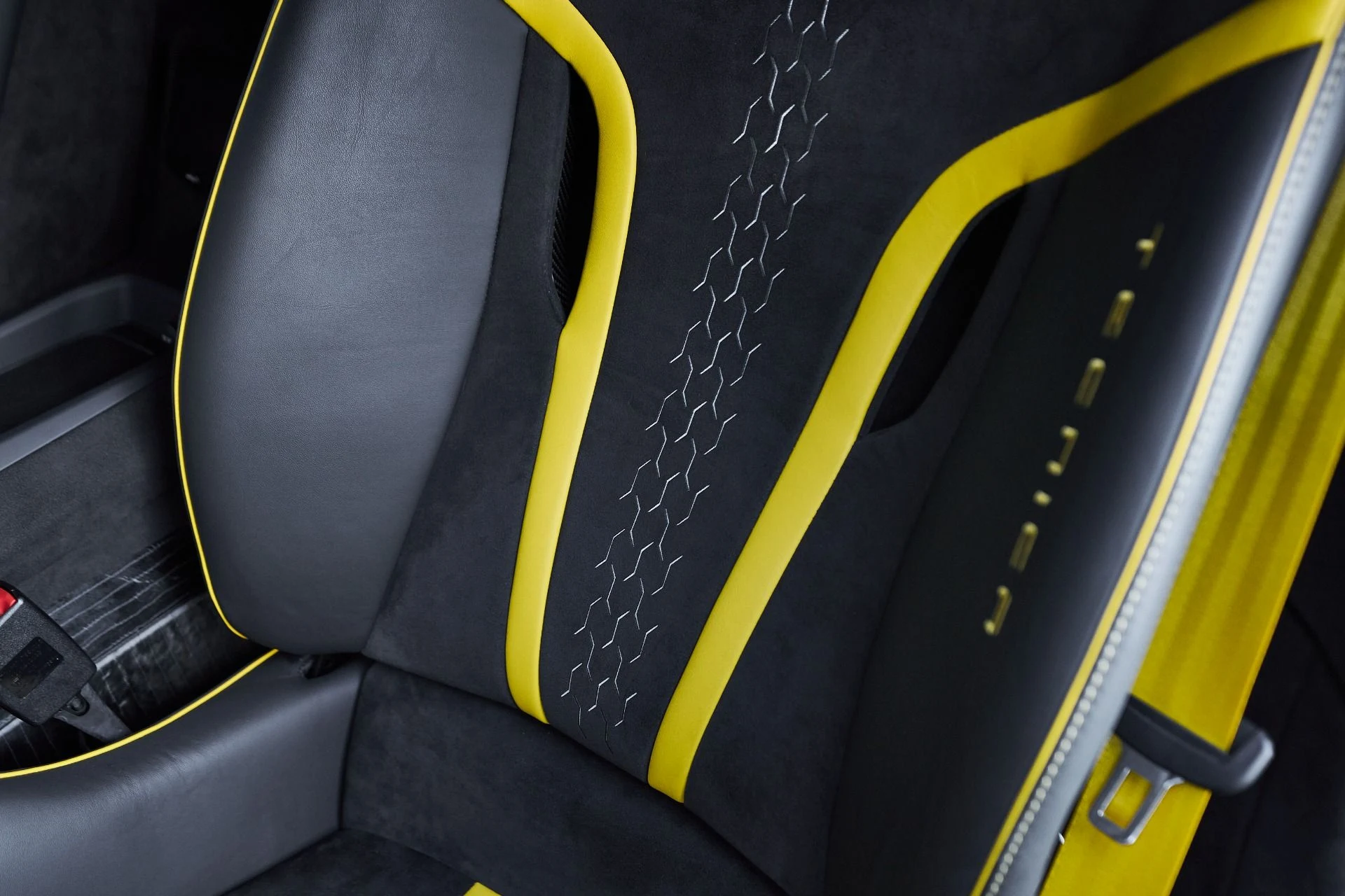 mph048_1605851956_Used_2023_Lamborghini_Huracan_Tecnica_Base_1765333552_14a1422cf7