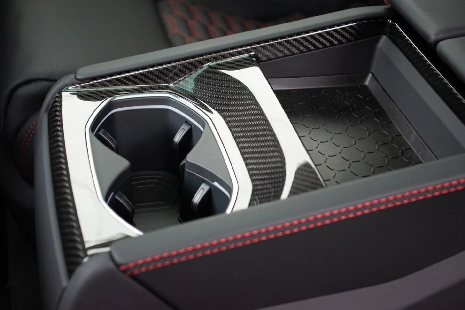 mph048_163103526_Used_2024_Lamborghini_Urus_S_1736004431_3ac1d21373