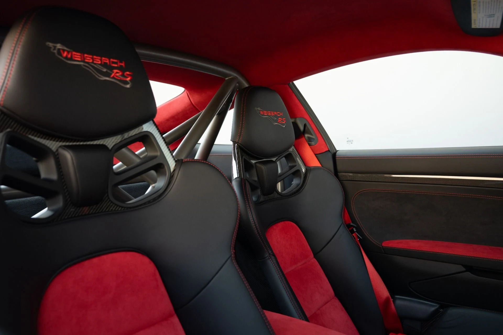 mph048_1644314891_Used_2018_Porsche_911_GT_2_RS_1755904886_b74dd2b5d3