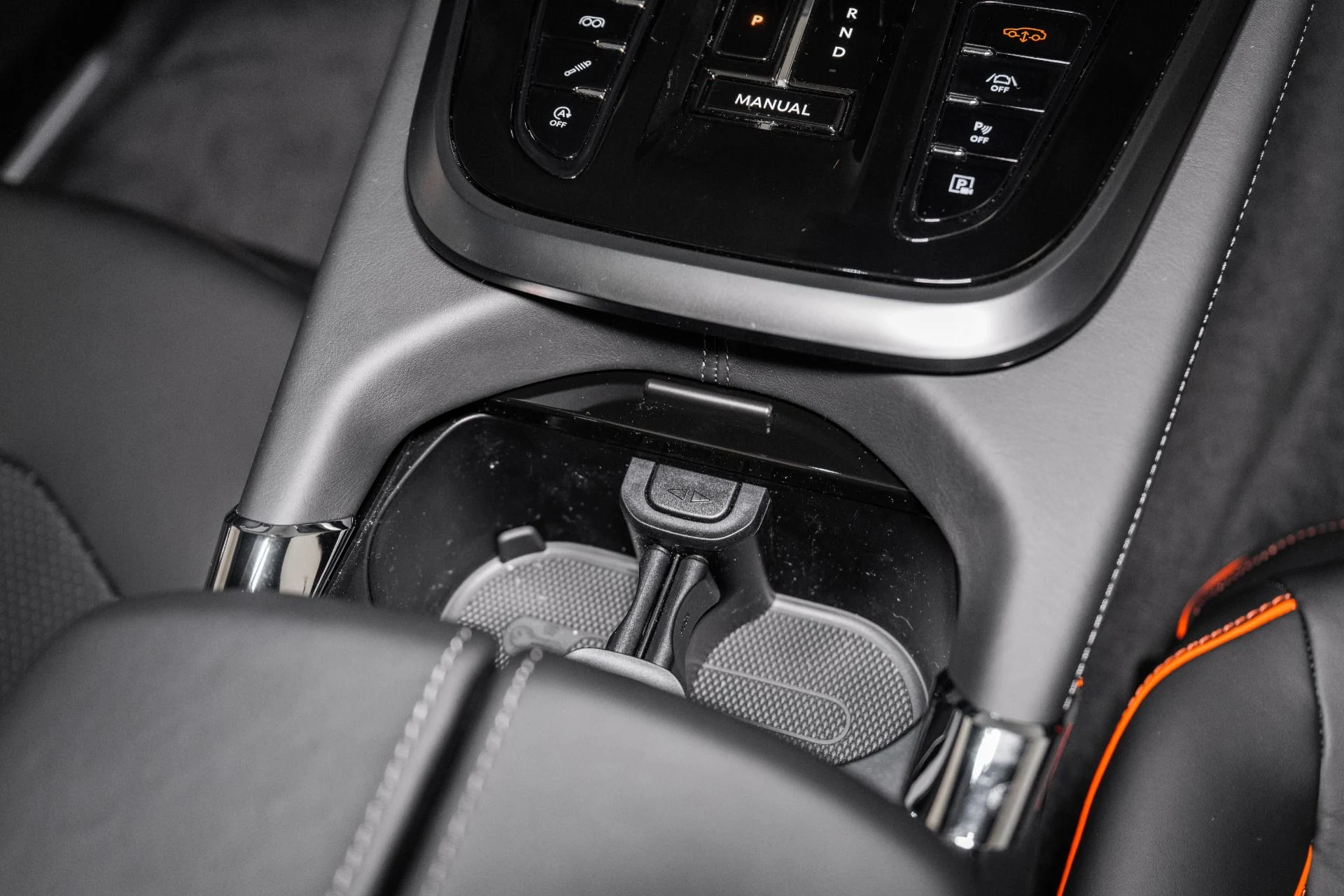 mph048_1654417415_Used_2025_Aston_Martin_DBX_707_1748959342_79c3a2cac7