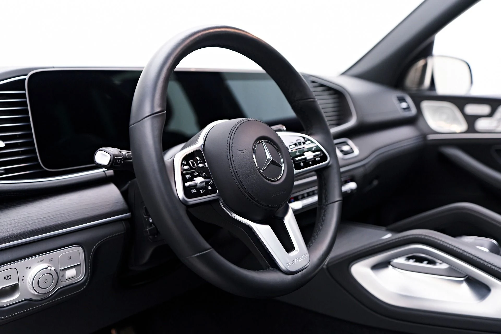 mph048_1677132625_Used_2022_Mercedes_Benz_GLS_Maybach_GLS_600_1747446181_ca3232085a