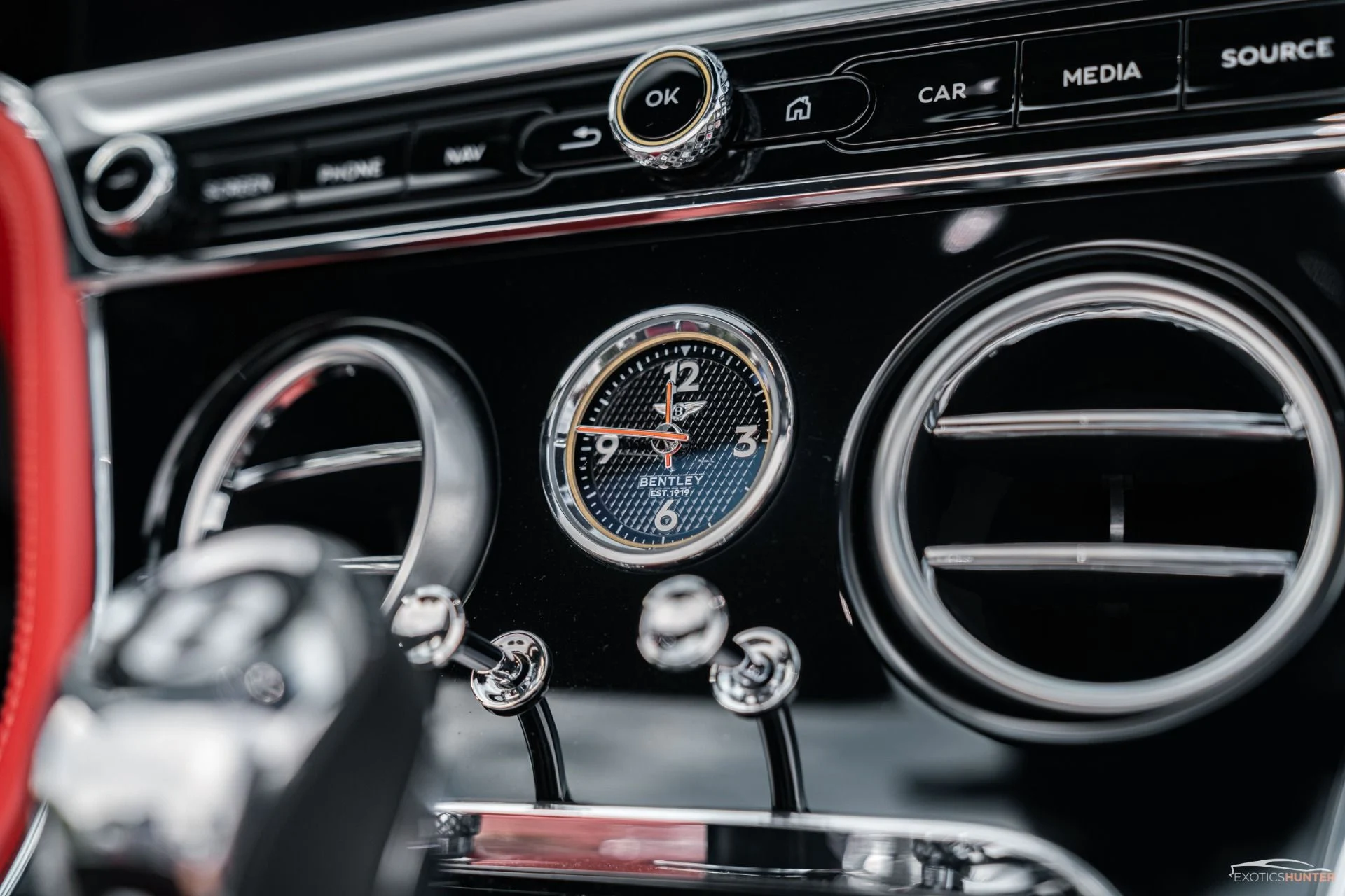 mph048_1688246470_Used_2020_Bentley_Continental_GTC_280_K_MSRP_Mulliner_Blackline_Rotating_Display_1766938877_da4c4680eb