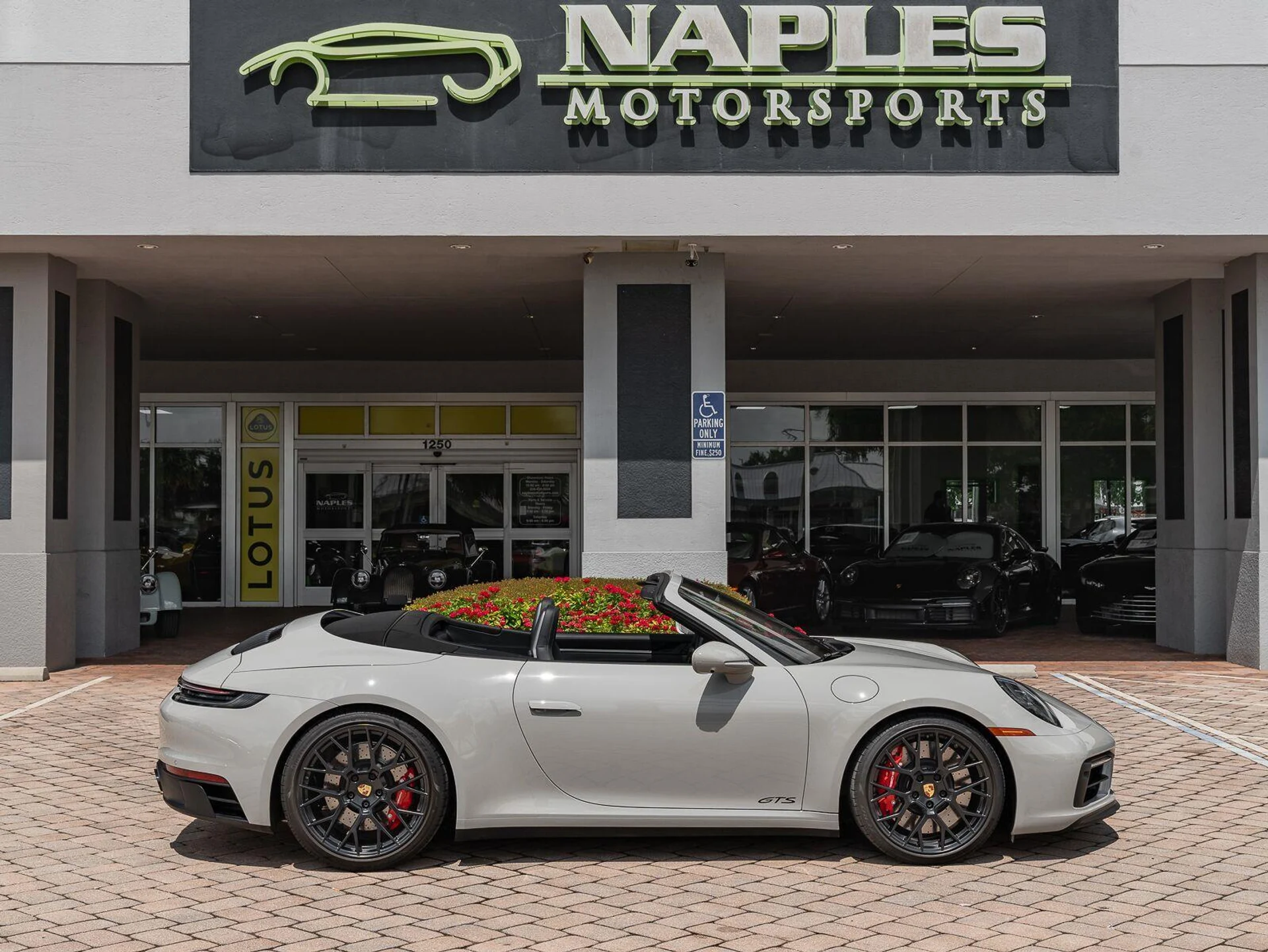 mph048_1688836853_Used_2024_Porsche_911_Carrera_GTS_1784923398_de45105c7e